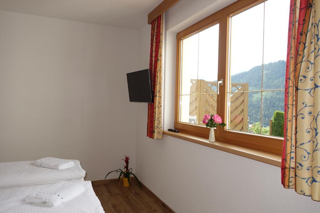 Landhaus Dangl Fließ Szoba fotó